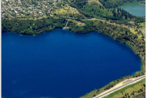 Jezero s tintom: otajstvo alžirske prirode Jezero s tintom: otajstvo alžirske prirode